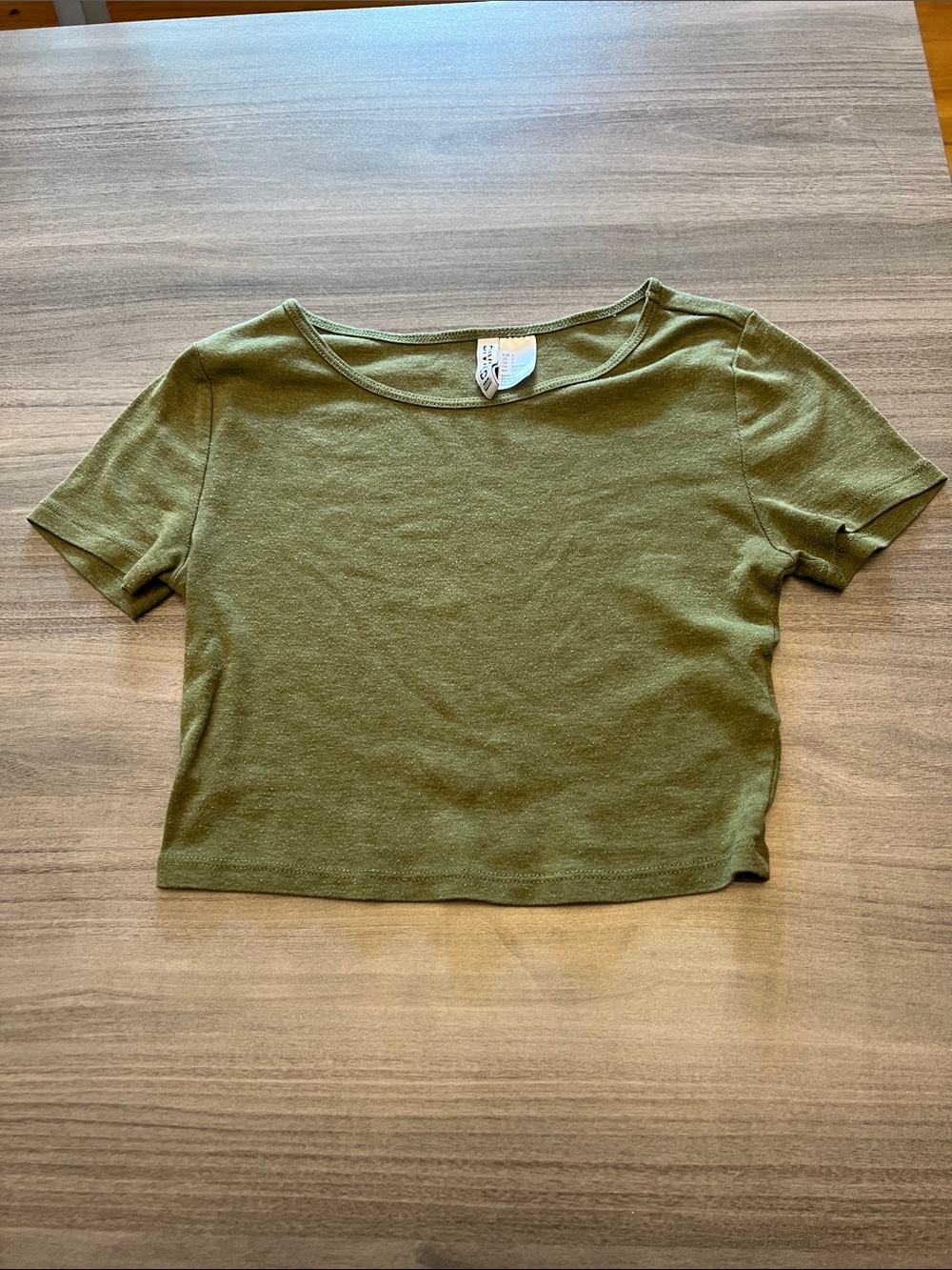 H&M DIVIDED - Olive Cropped Scoop Neck Tee